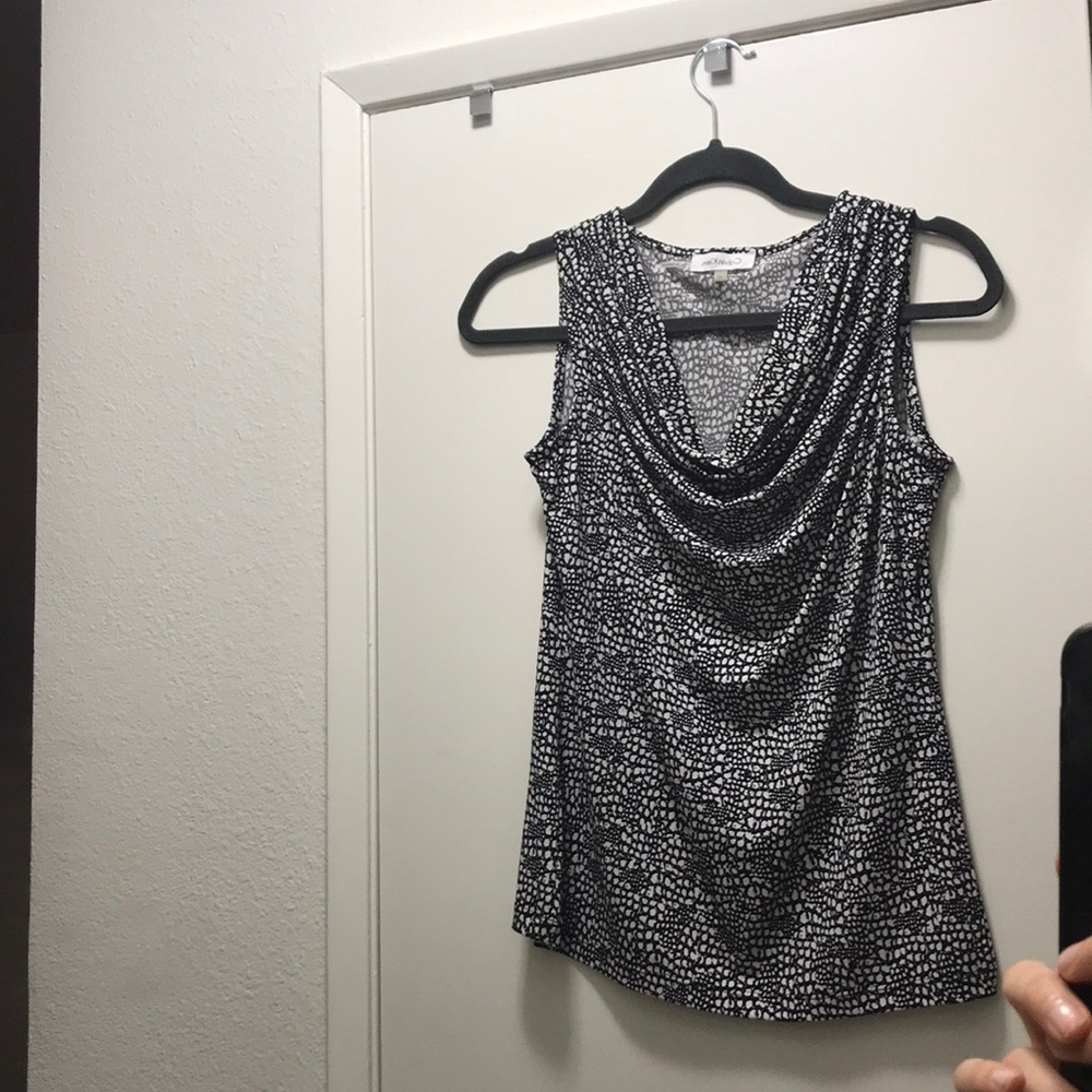 Cute sleeveless shirt
